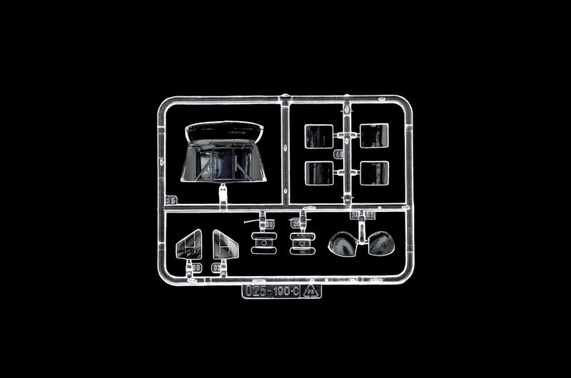 Italeri 1328 1/72 UH - 60 Black Hawk "Night Raid"