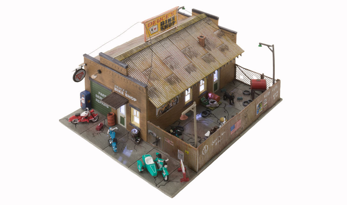 WOODLAND SCENICS Deuce's Bike Shop - HO Scale