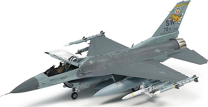 Tamiya 60788 1/72 F-16 CJ Fighting Falcon w/Equipment