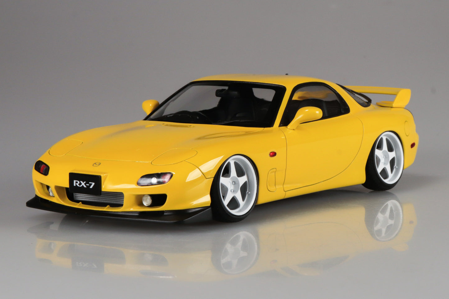 Aoshima 1/24 Mazda FD3S RX-7 '02 AIR SUSPENSION CUSTOM