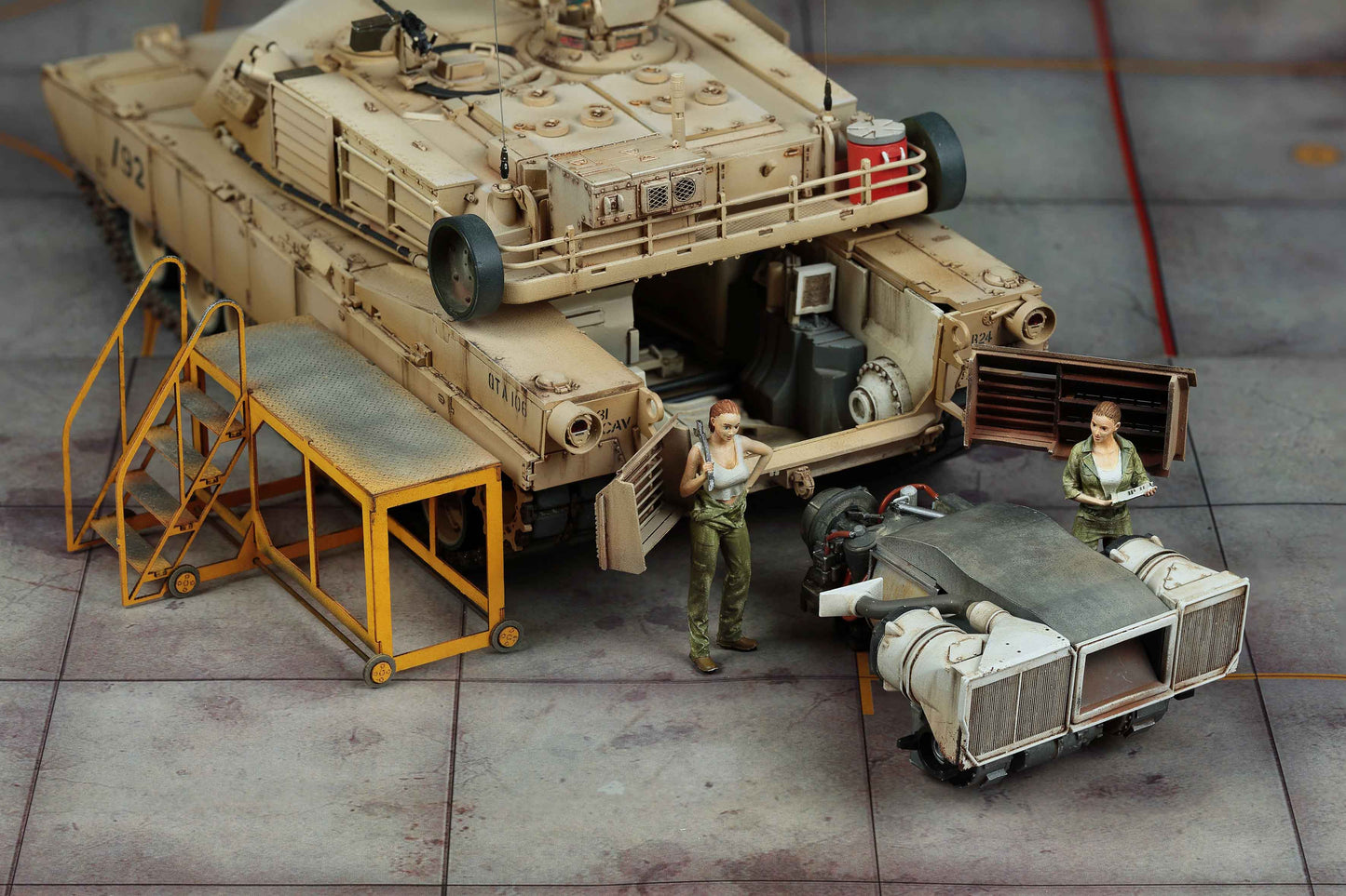 Ryefield 1/35 M1A1/A2 Abrams w/Full Interior 2-In-1