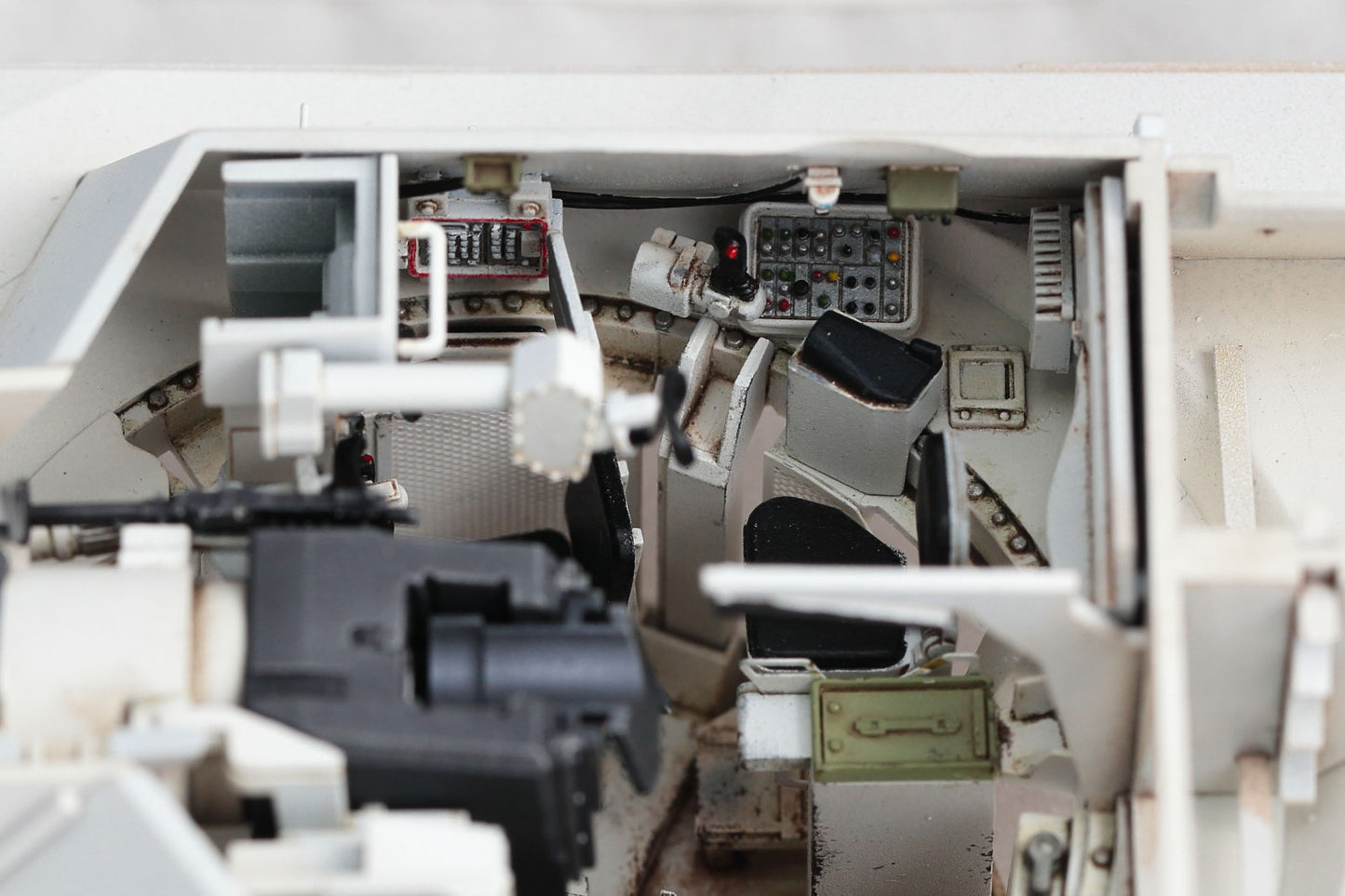 Ryefield 1/35 M1A1/A2 Abrams w/Full Interior 2-In-1