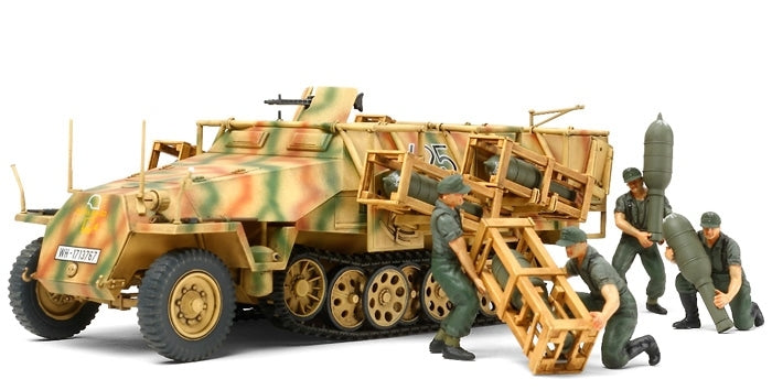 Tamiya 1/48 Mtl. SPW. Sd.Kfz. 251/1 Ausf.D Stuka Zu Fuss
