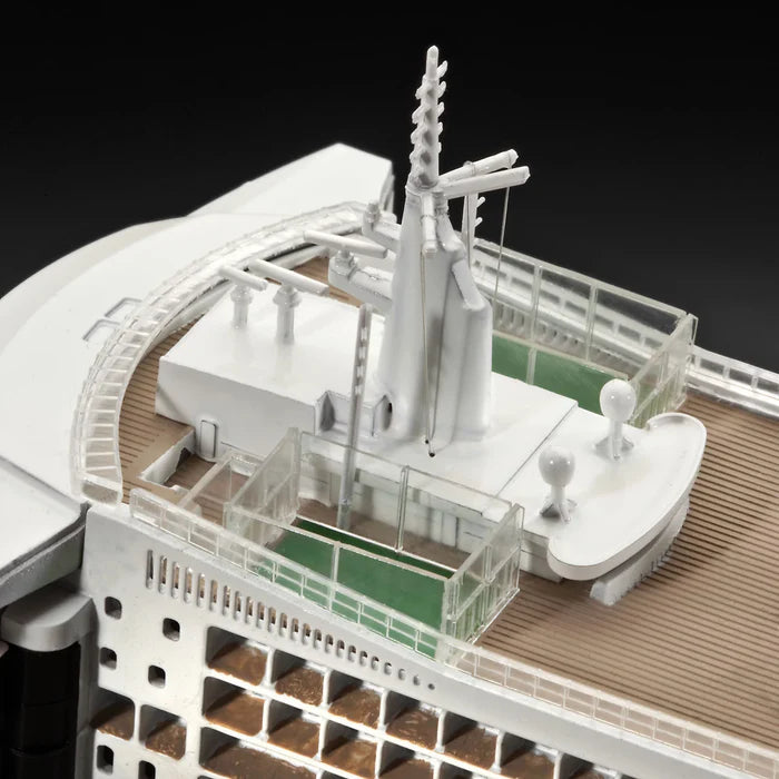 Revell 05231 Ocean Liner Queen Mary 2