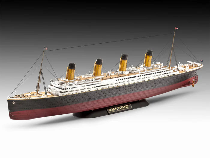 Revell 05727 Gift set R.M.S. Titanic 1/700 & 1/1200