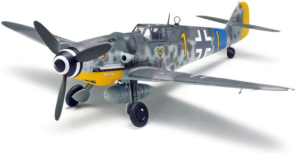 Tamiya 25204 Messerschmitt Bf109 G-6 & Kübelwagen Type 82 Set