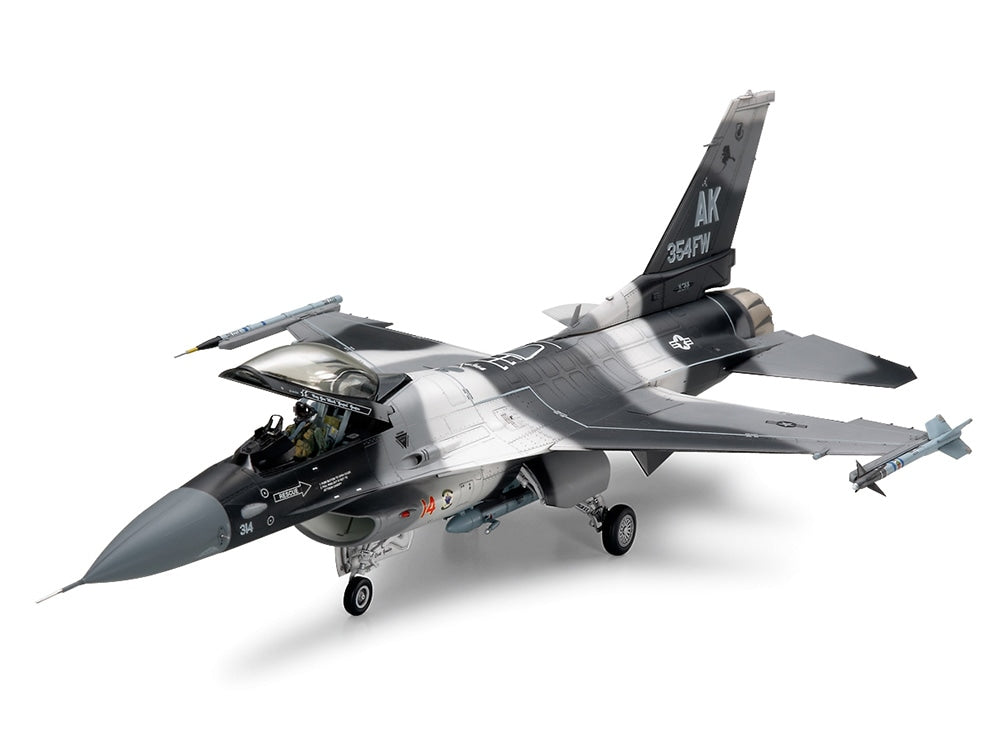 Tamiya 61106 1/48 F-16C/N Aggressor Adversary