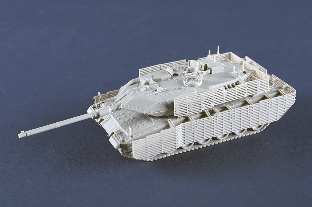 Trumpeter 1/72 Leopard 2A6M Canadian Main Battle Tank (MBT)