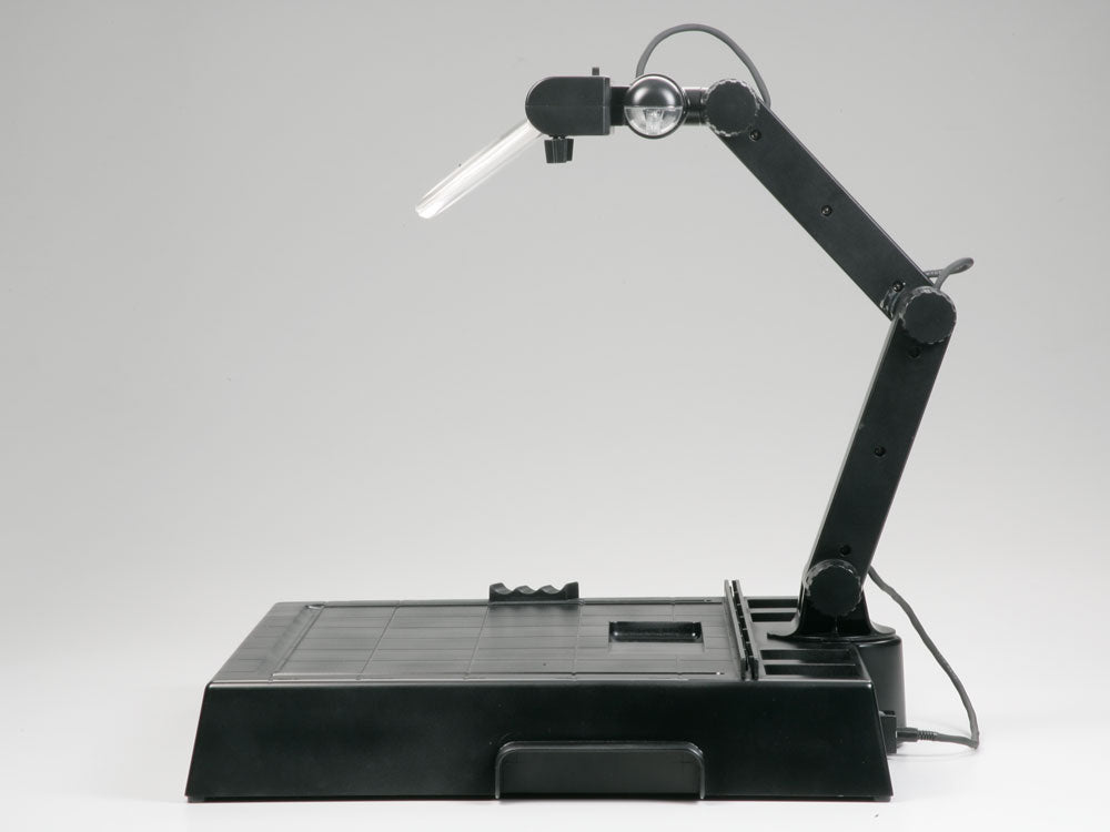 Tamiya Work Station w/Magnifying Lens/Light