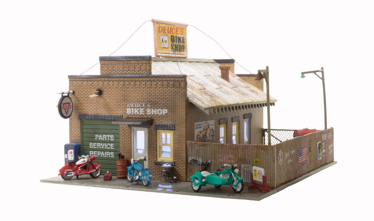 WOODLAND SCENICS Deuce's Bike Shop - HO Scale