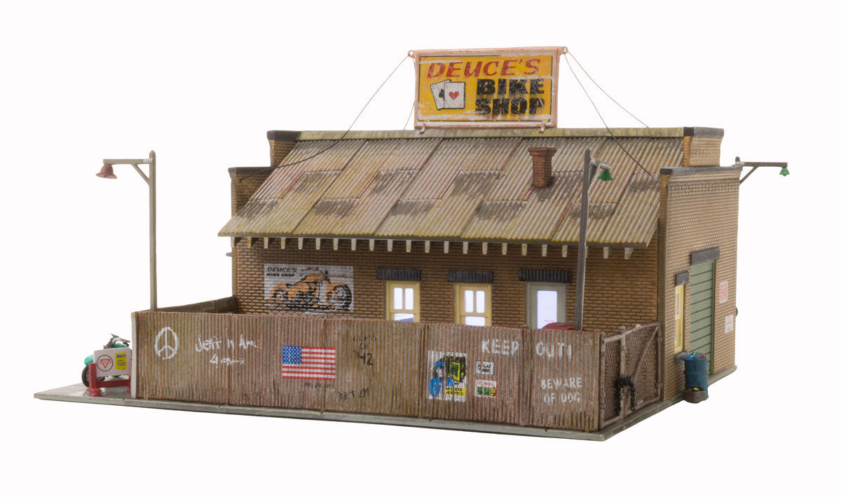 WOODLAND SCENICS Deuce's Bike Shop - HO Scale