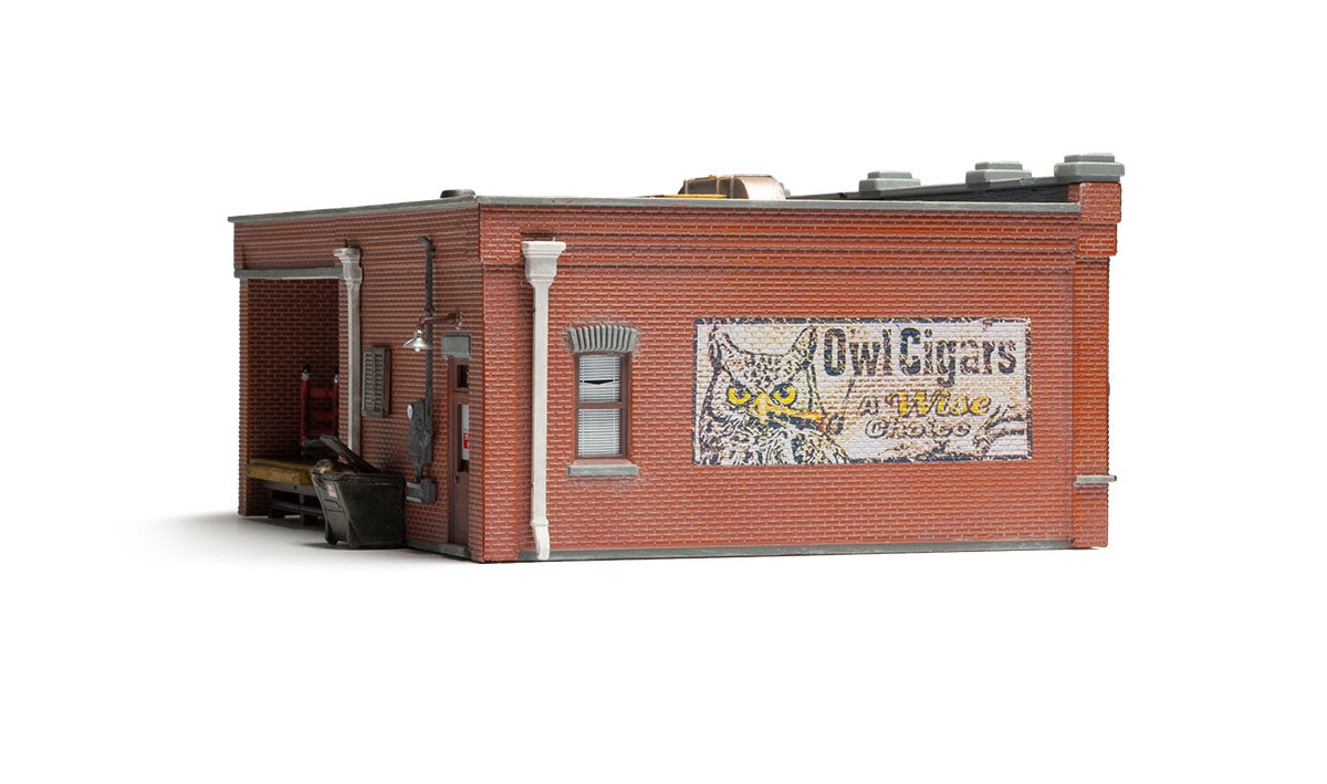 WOODLAND SCENICS Smith Brothers TV & Appliance - HO Scale