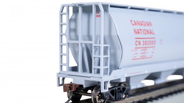 Bachmann 19113 - Canadian 4 Bay Cylindrical Grain Hopper - Canadian National #382005